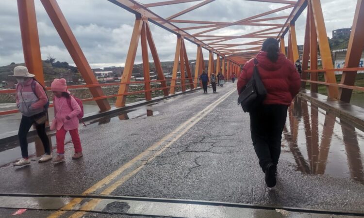 Foto referencial del puente Internacional de Ilave